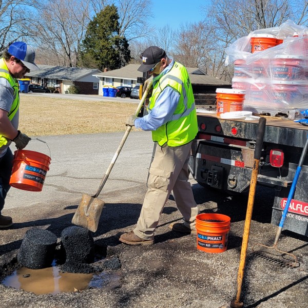 Pothole Repair on Hickory St and Springhill Ave (25 February)